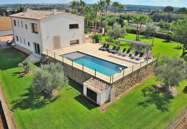 Finca in Muro with pool and views of the countryside. Sastre 024