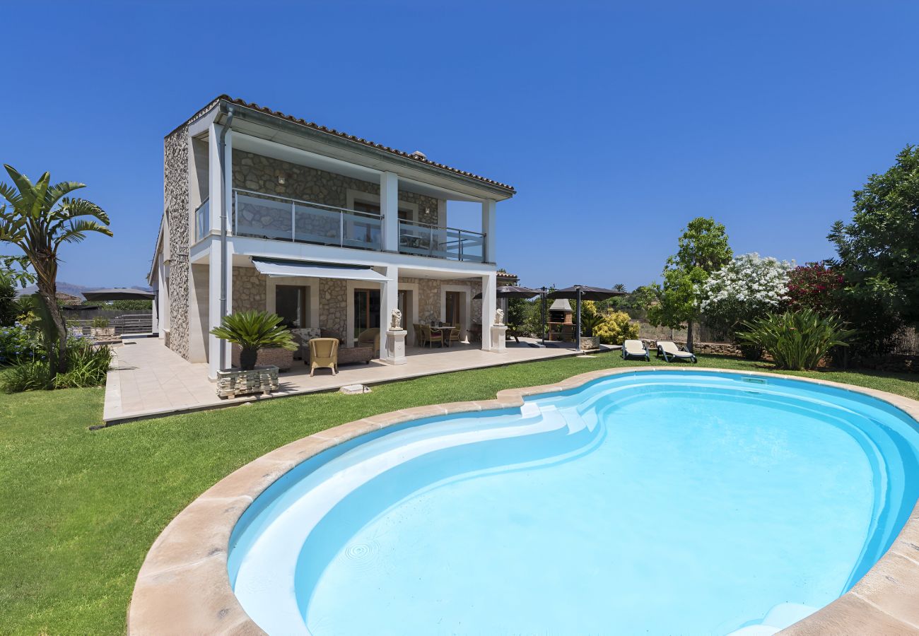 Luxury finca with pool for rent in Mallorca