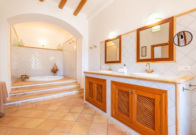 House in Manacor - Finca Es Castellot Vell House in Manacor - Finca Es Castellot Vell