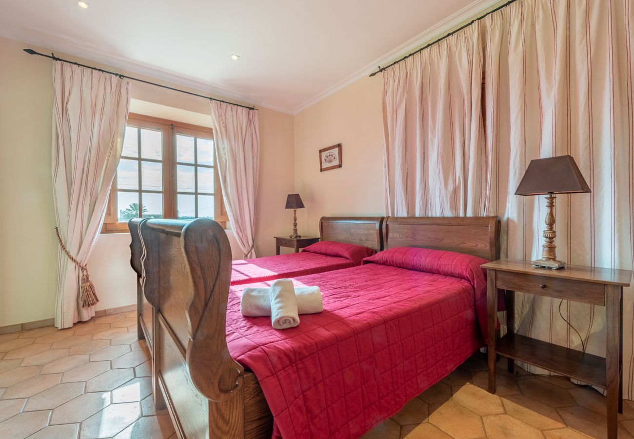 Villa in Es Llombards - Finca Sa Bassa des Castellet