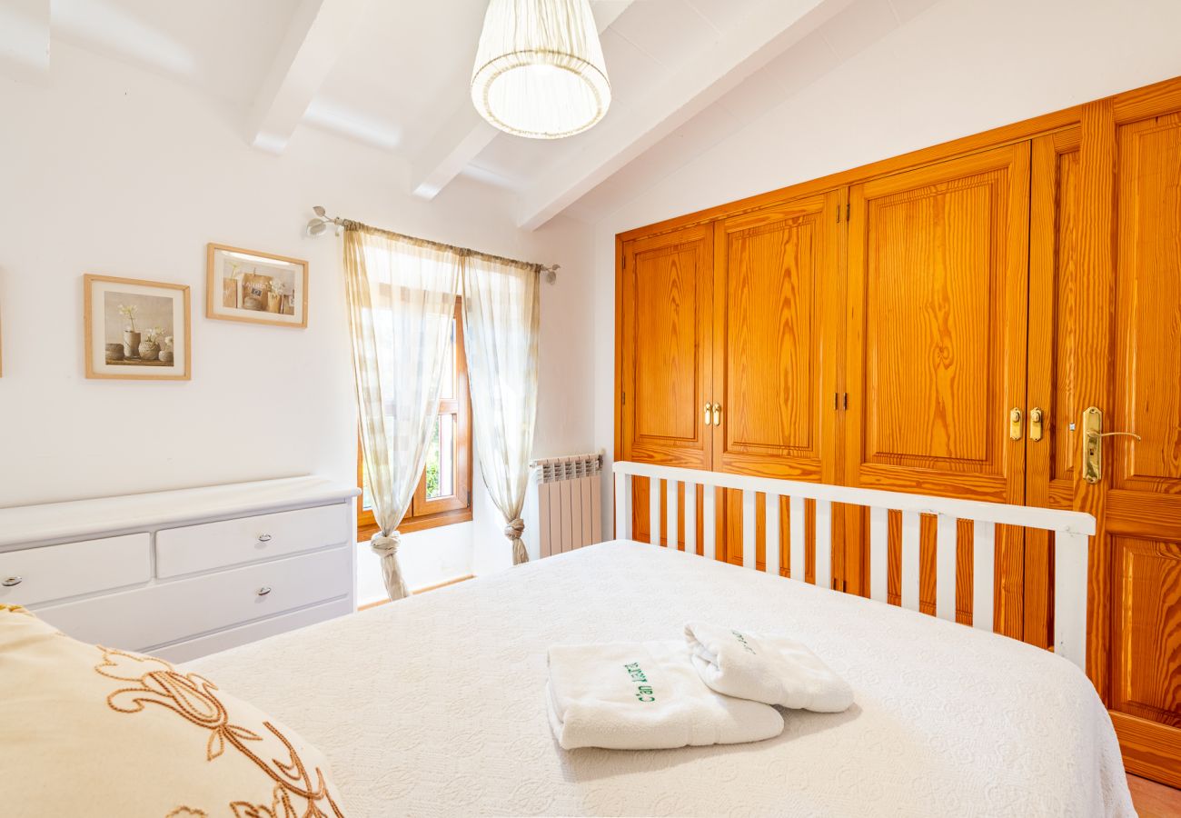 Country house in Cas Concos - Finca Can Quadrat by Mallorca House Rent