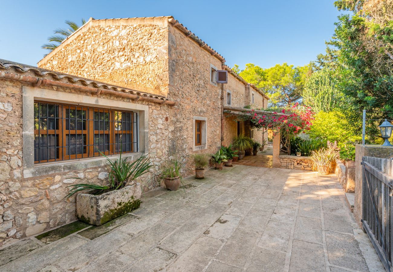 Country house in Cas Concos - Finca Can Quadrat by Mallorca House Rent